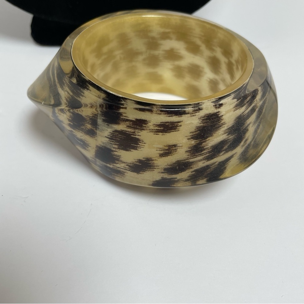 KATE SPADE IKAT RESIN POP ART LEOPARD BANGLE CUFF - Picture 1 of 13